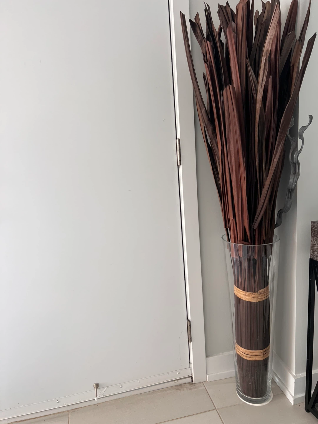 Decorative Dried Palm Leaves in Vase