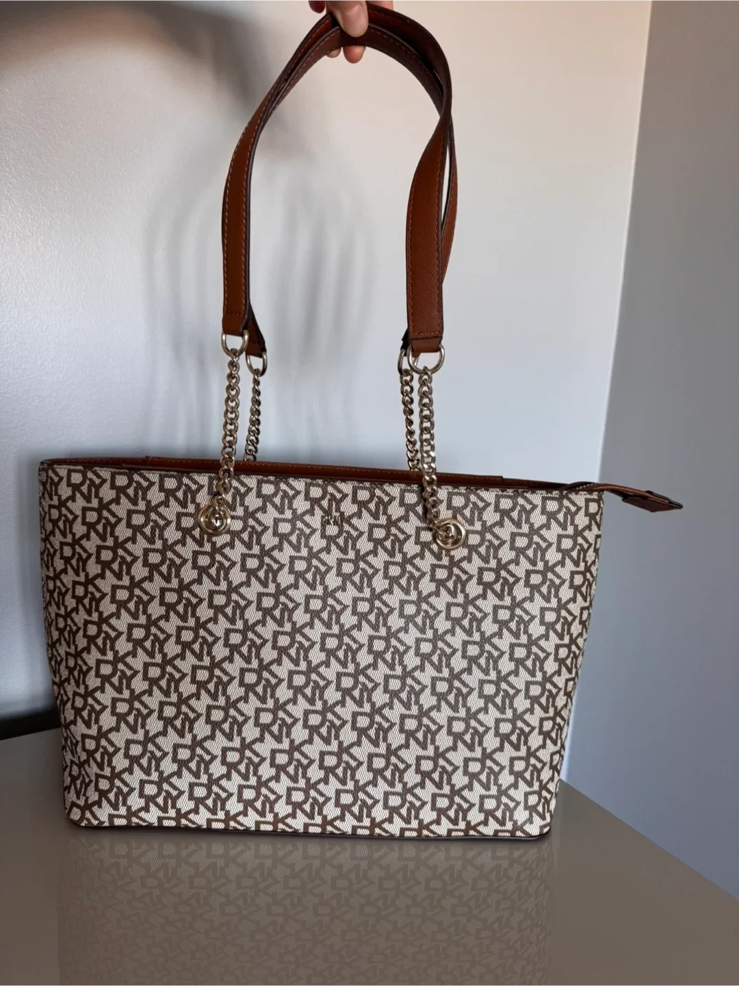 DKNY Tote Bag & Wallet Set image indicator(2)