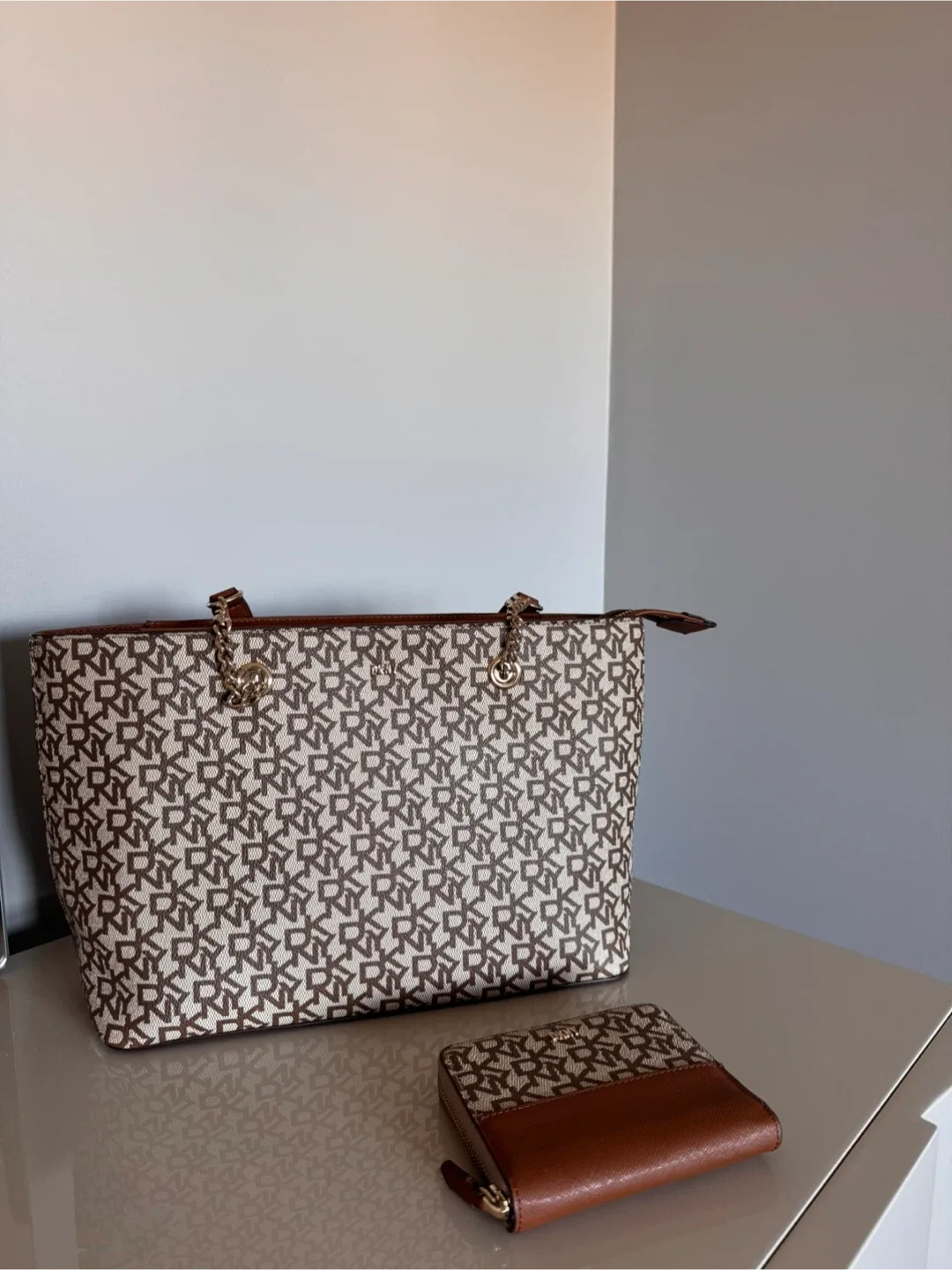 DKNY Tote Bag & Wallet Set image indicator(4)