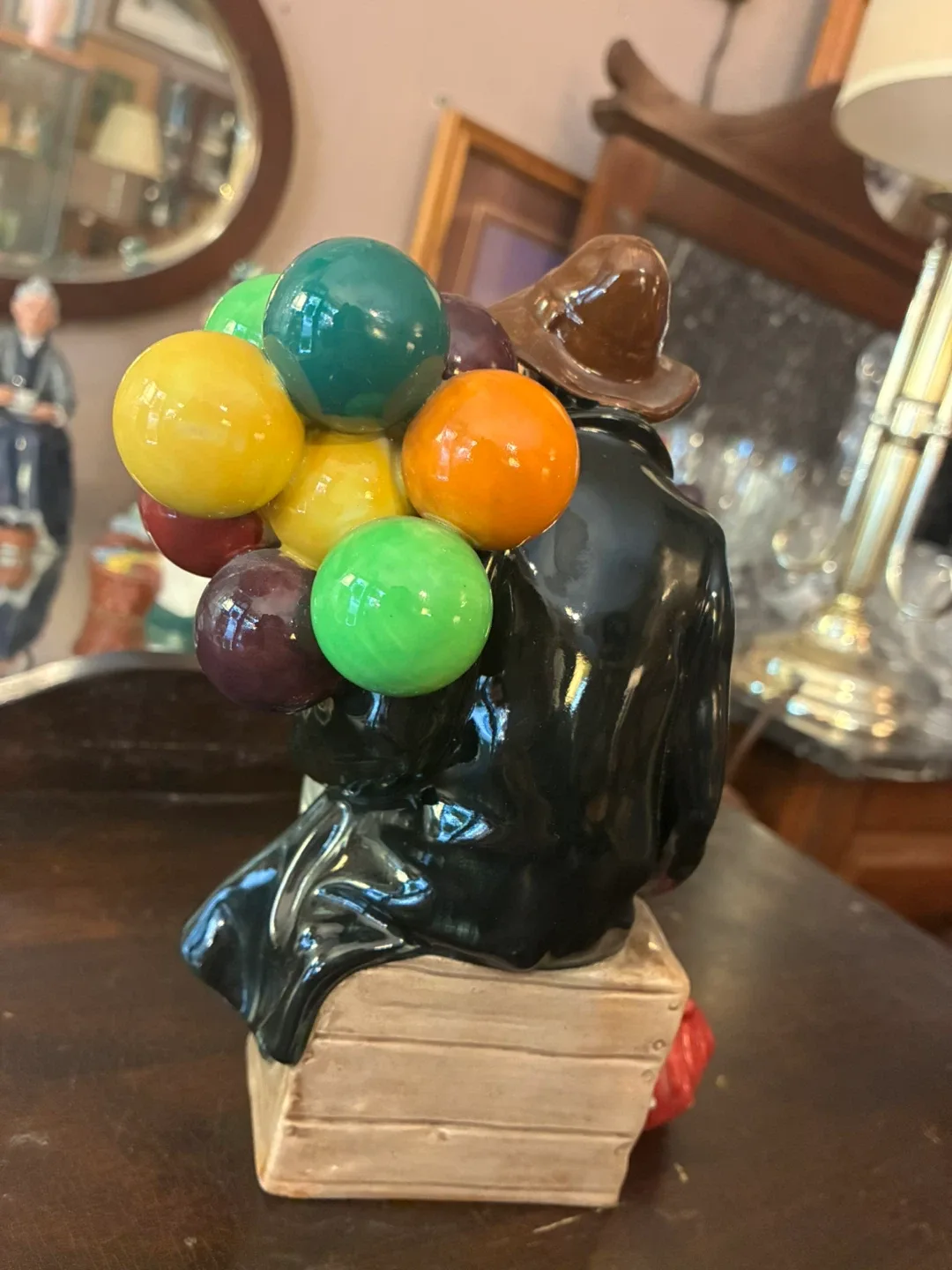 Royal Doulton The Balloon Man HN1954 Figurine image indicator(3)