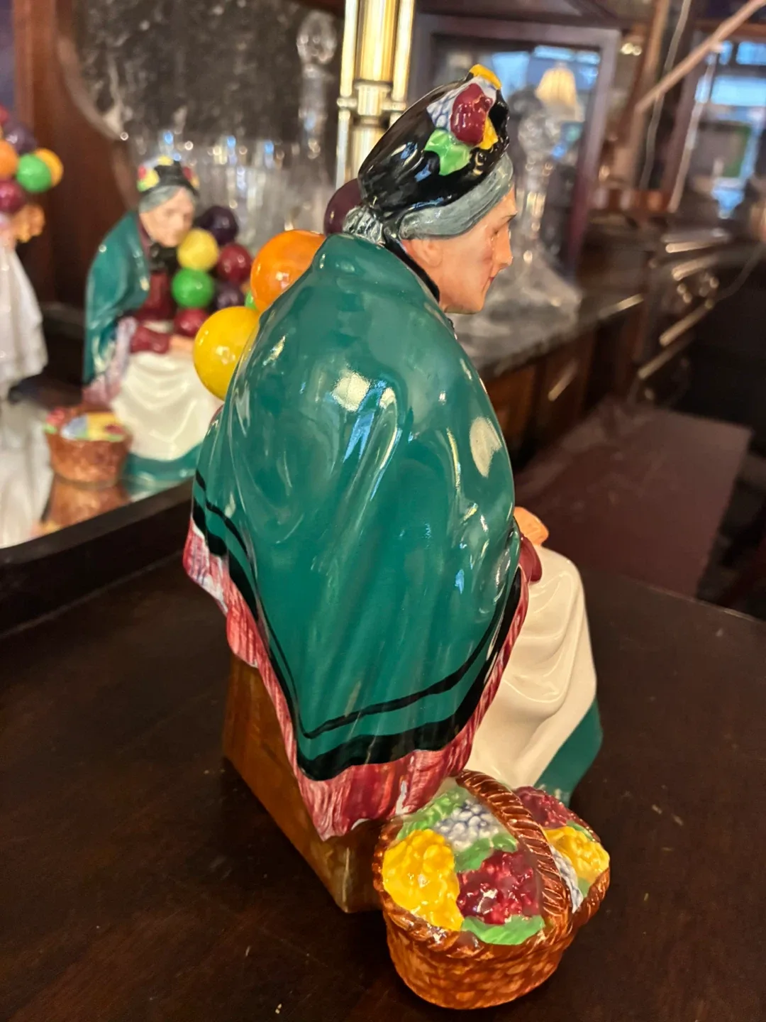 Royal Doulton 'The Old Balloon Seller' HN1315 Figurine image indicator(2)