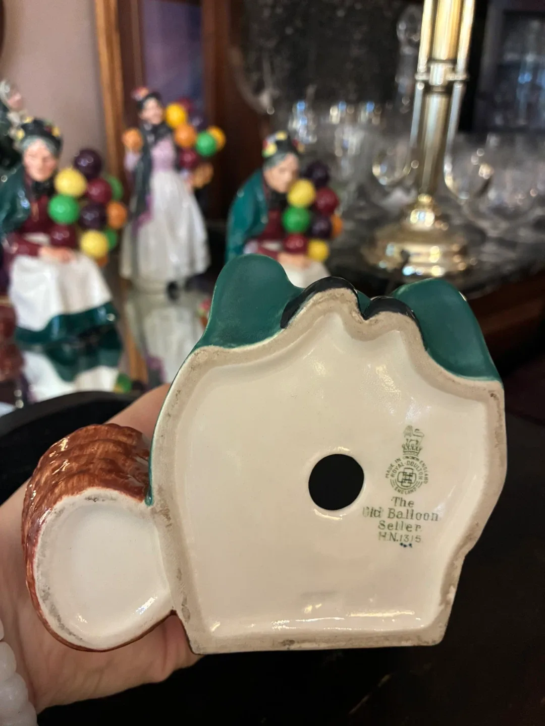 Royal Doulton 'The Old Balloon Seller' HN1315 Figurine image indicator(4)