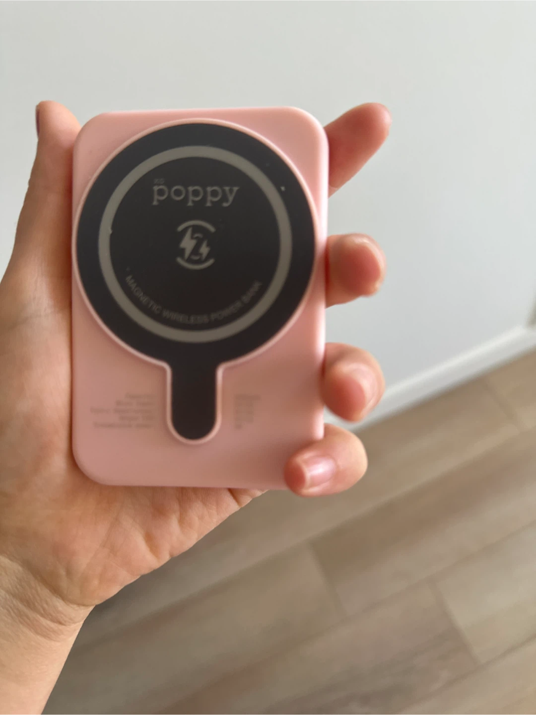 Poppy Magnetic Wireless Power Bank
