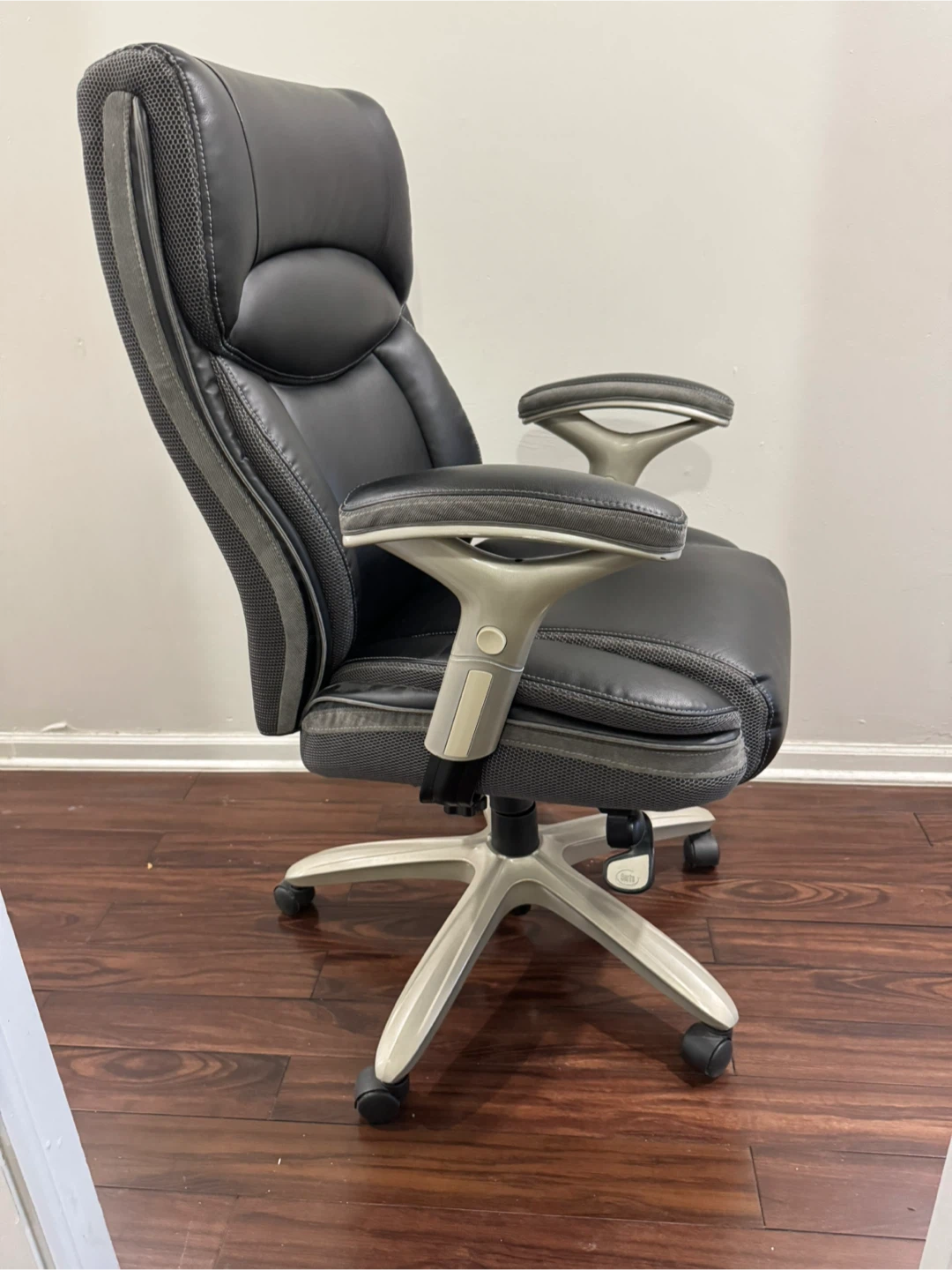 Serta Black Leather Office Chair - photo 3