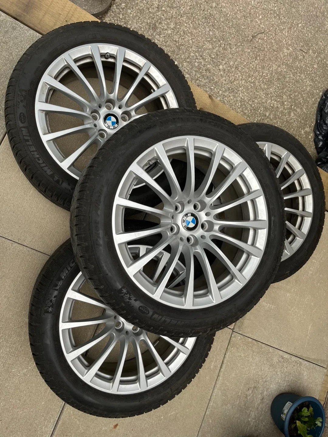 Automotive tires image indicator(5)