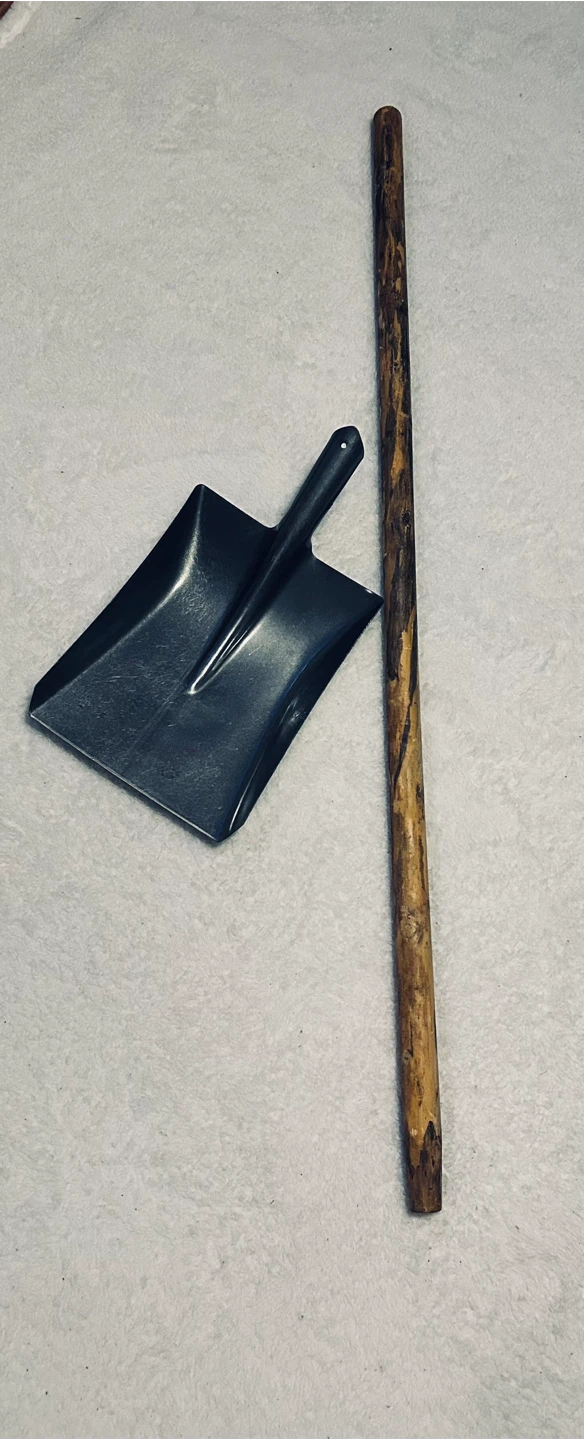 NEW Nueva Pala Metal Ash Shovel Wooden Handle
