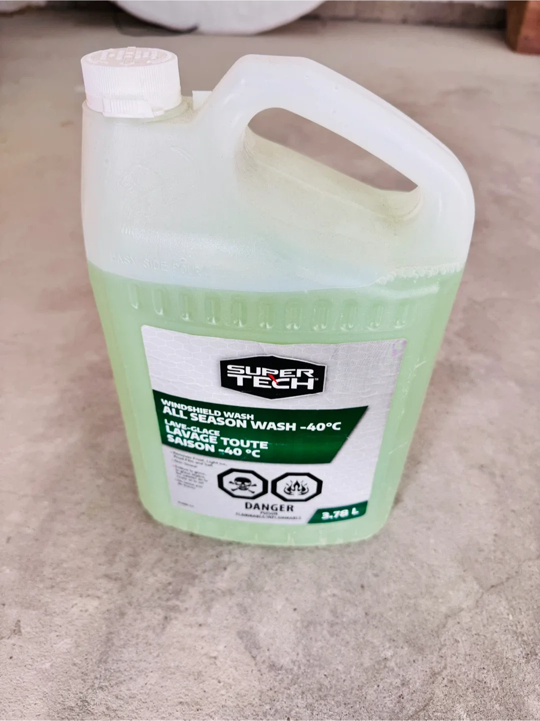 Supertech All Season Windshield Washer Fluid -40°C, 3.78 L image indicator(2)