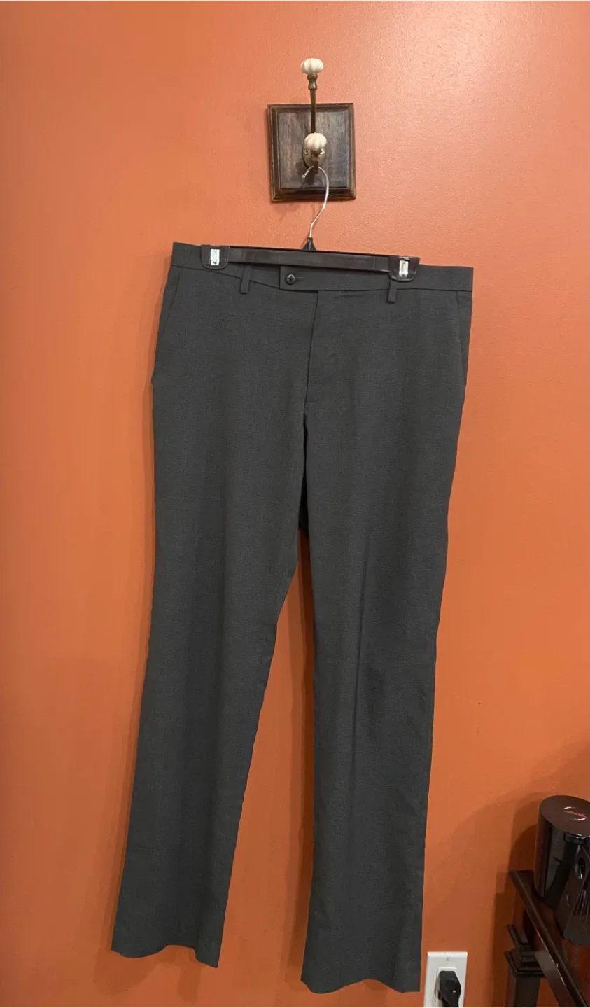 Uniqlo Men's Grey Dress Pants thumbnail