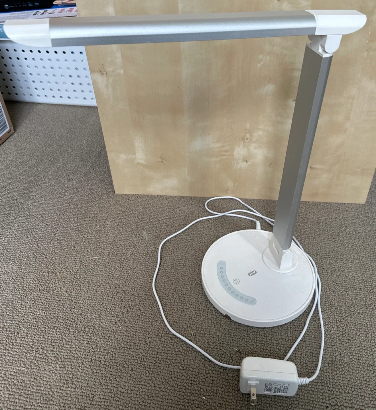 TaoTronics TT-DL13 LED Desk Lamp thumbnail