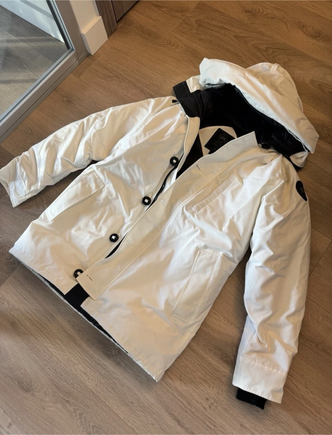 CANADA GOOSE CHATEAU PARKA BLACK LABEL (L) *NEW WITH TAGS*