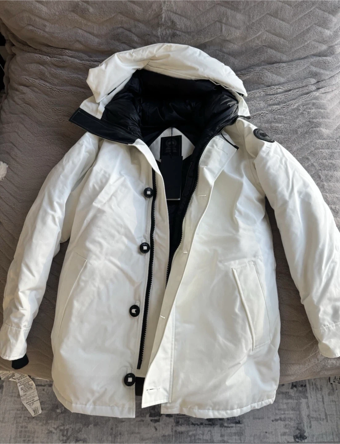 CANADA GOOSE CHATEAU PARKA BLACK LABEL (L) *NEW WITH TAGS* - photo 2