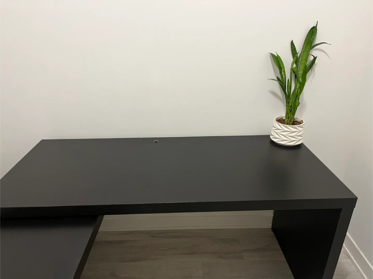 Ilea MALM Black pull out L-Shaped Desk image indicator(2)