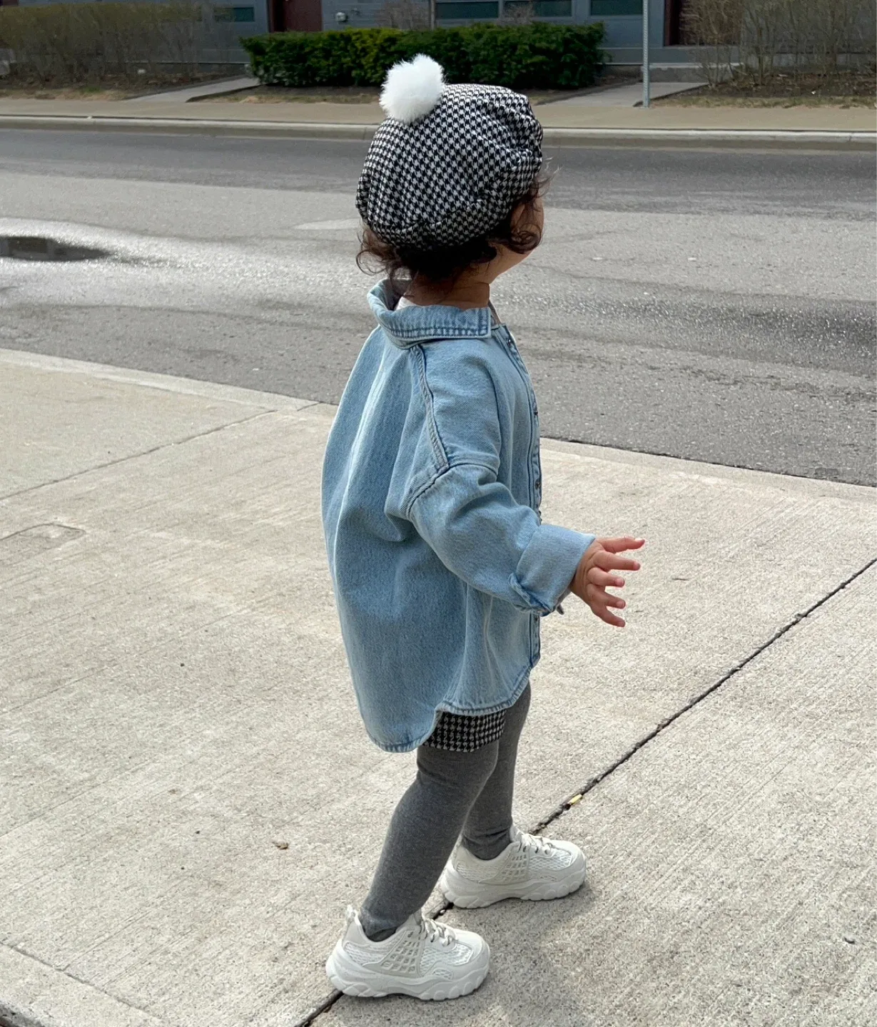 Zara Kids White Sneakers - Size 22 image indicator(5)