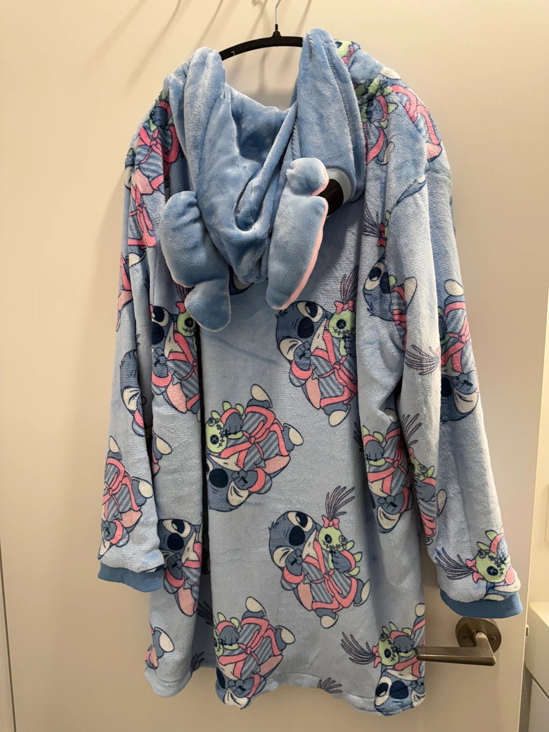 New Disney Stitch Hooded Blanket size XL - photo 4