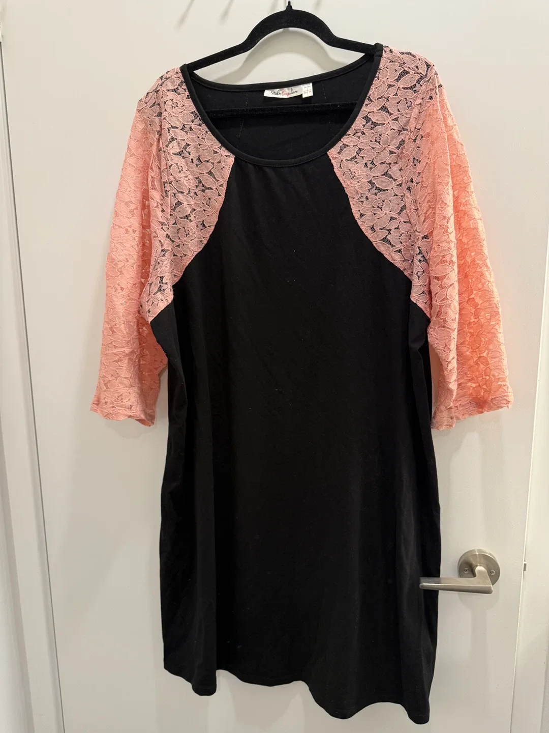 7 Assorted Women's Dresses size XL ( each 5$) image indicator(6)