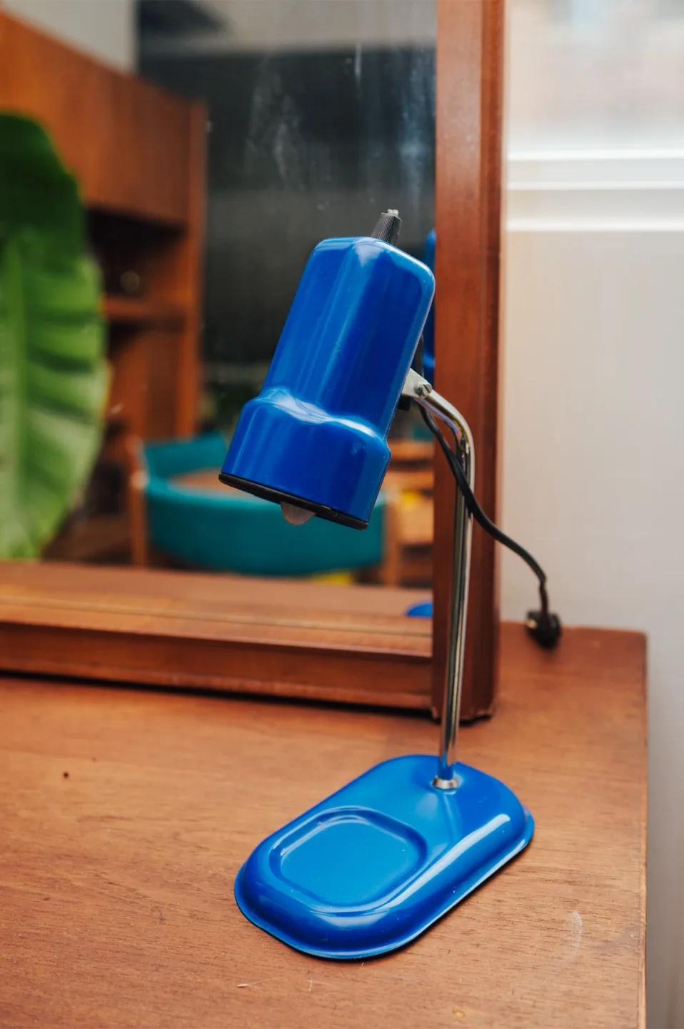 Mid Mod Cobalt Blue Metal Task Lamp 💙