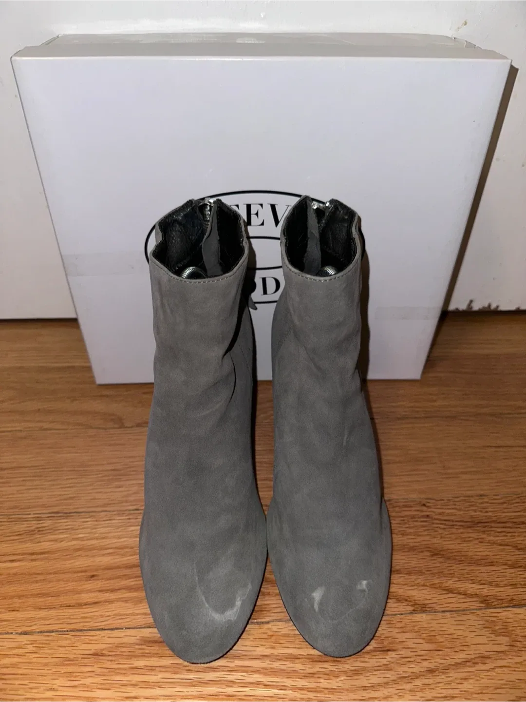 Steve Madden Cynthia Grey Ankle Boots - Size 7.5 thumbnail