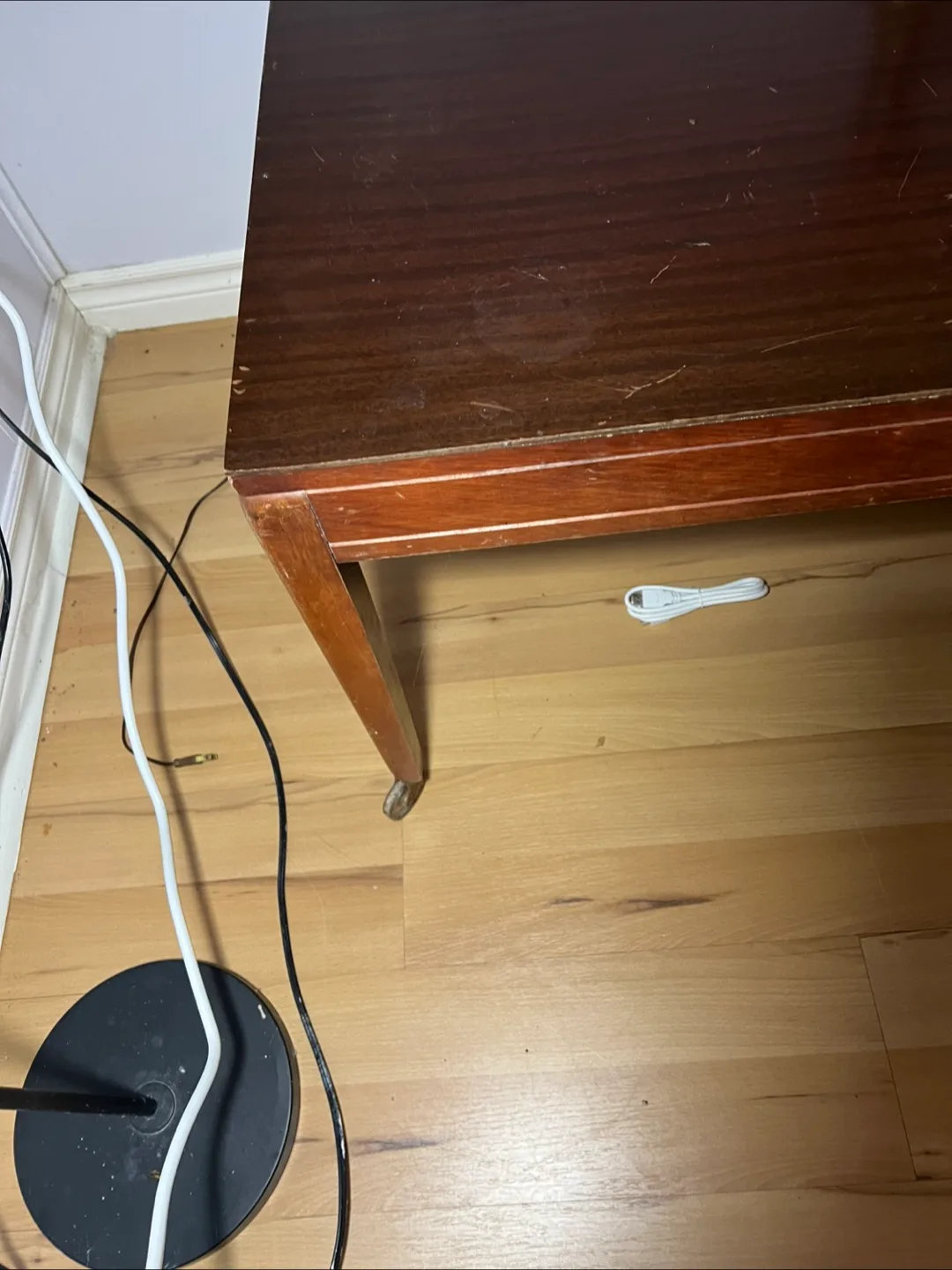 Wooden Side Table with Lamp image indicator(2)