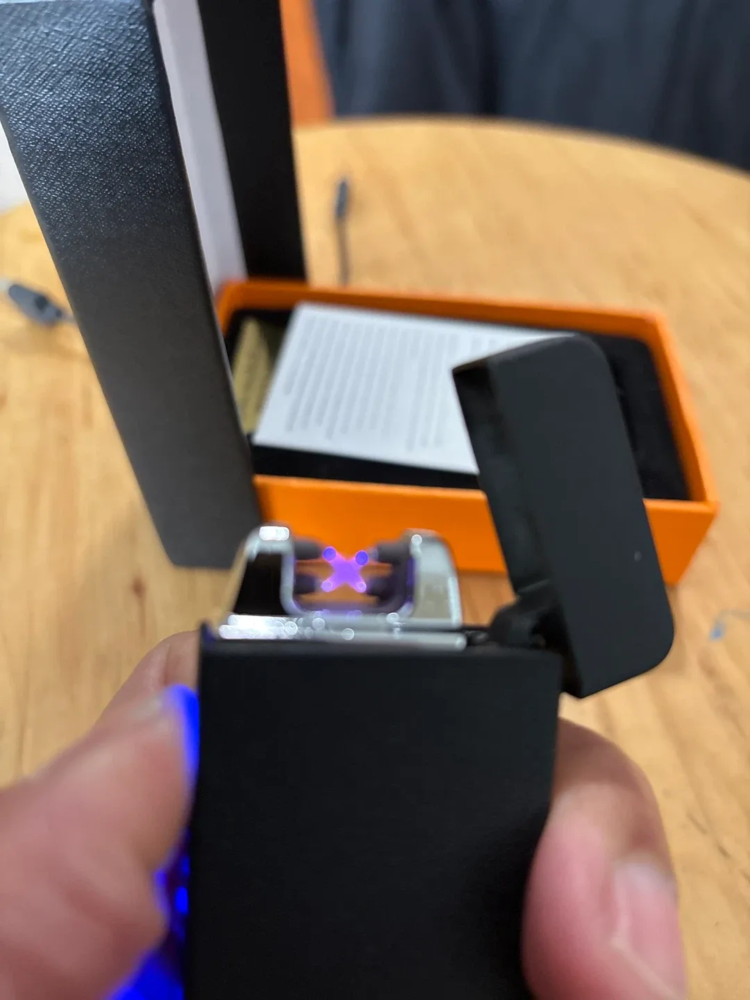 Classic Fashionable Lighter - Black, with Box image indicator(2)