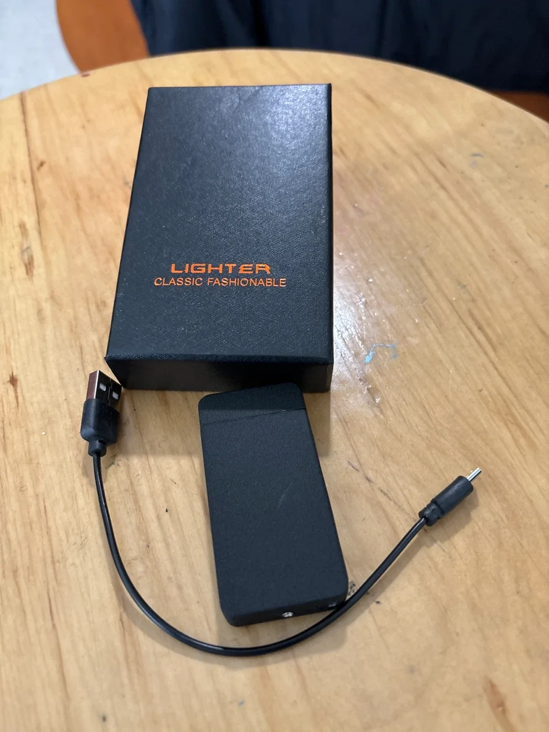 Classic Fashionable Lighter - Black, with Box image indicator(3)