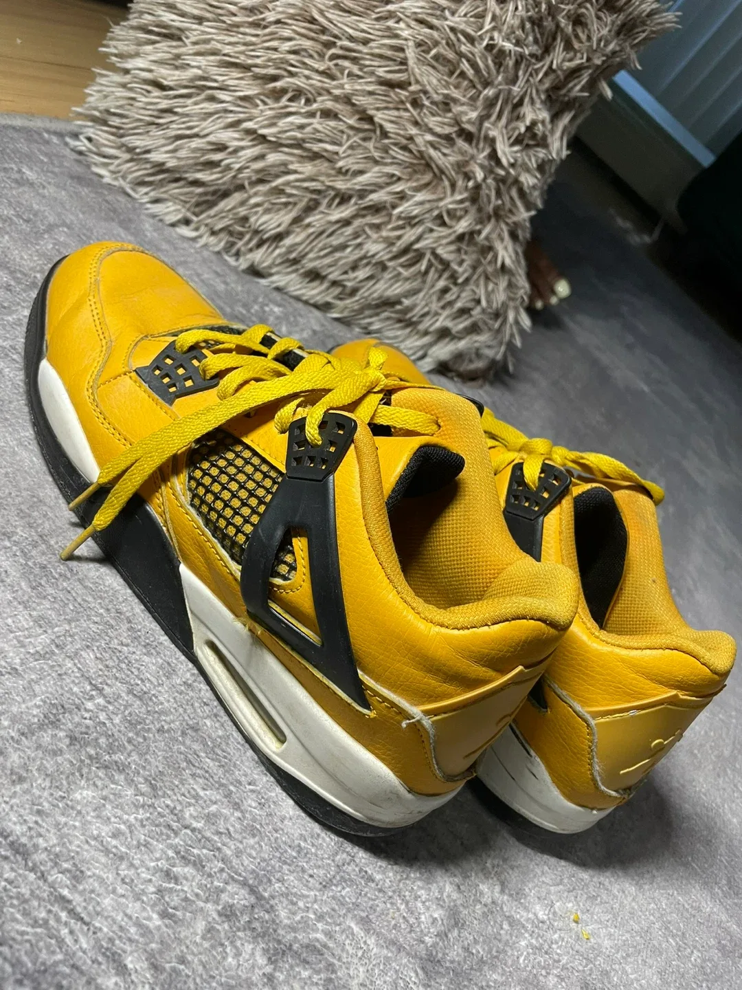 Yellow Air Jordan 4 Retro, Size 9 image indicator(2)