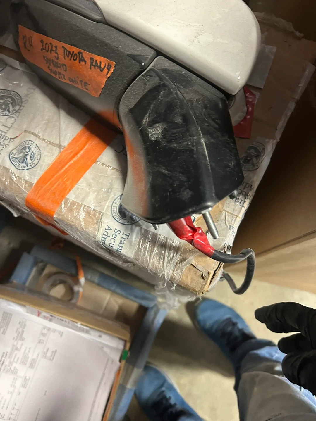 2023 Toyota RAV4 RH Side Mirror - Super White image indicator(5)