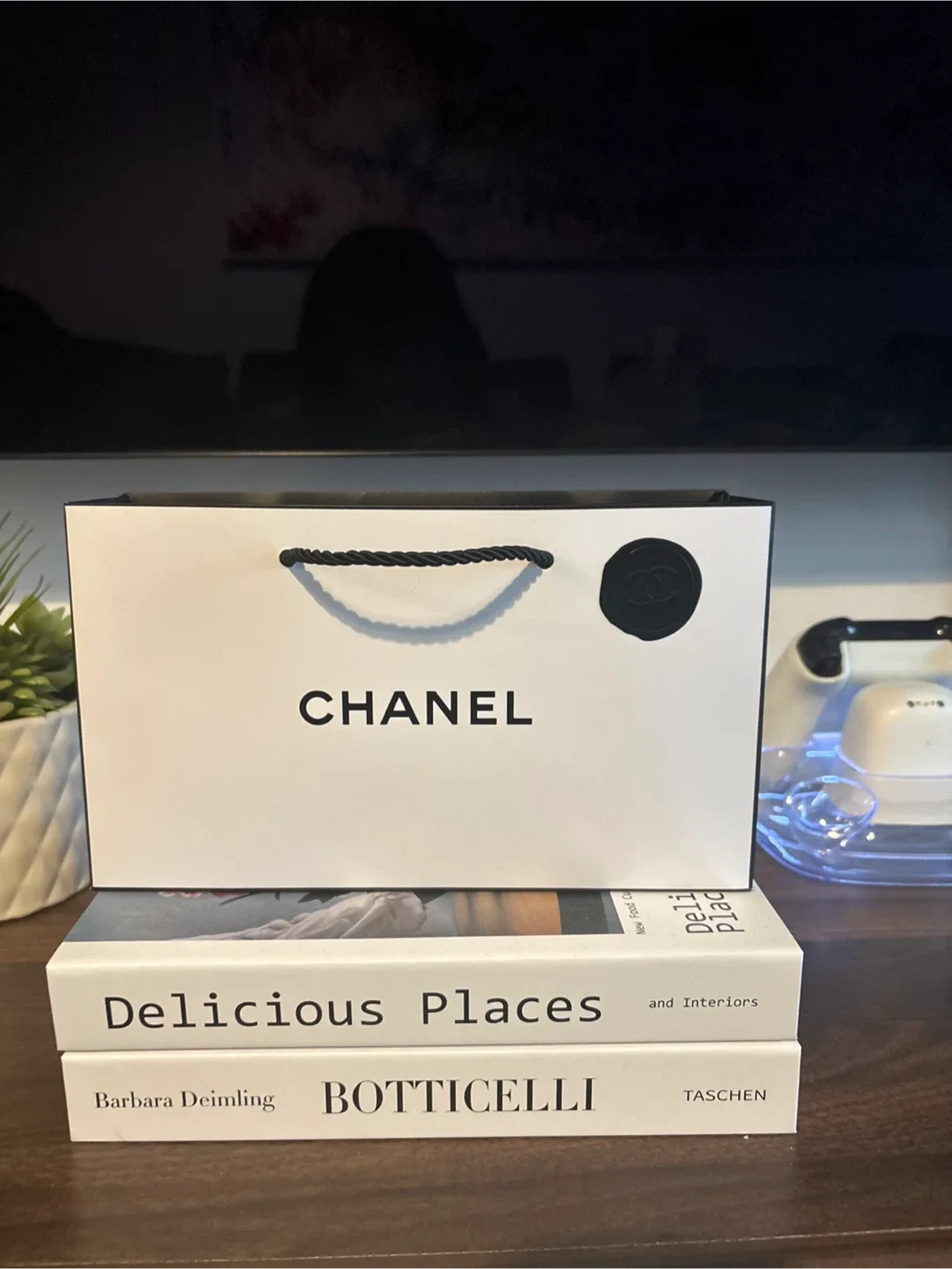 Chanel N°5 La Crème Corps - The Body Cream (New) image indicator(5)