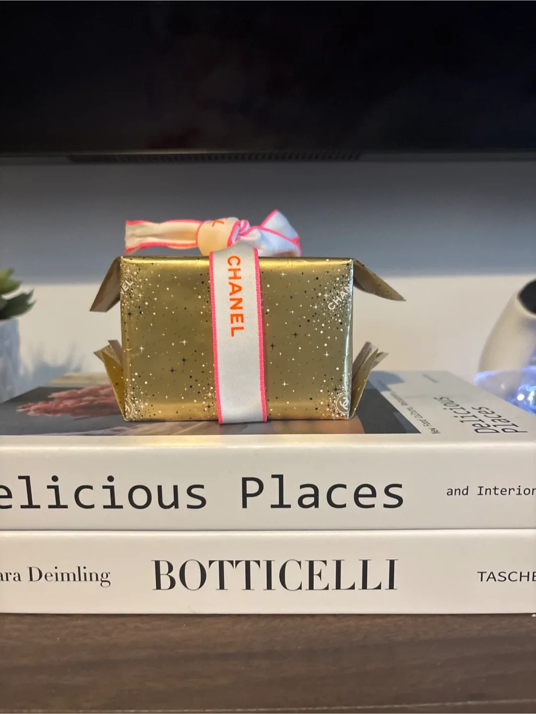 Chanel N°5 La Crème Corps - The Body Cream (New) image indicator(6)