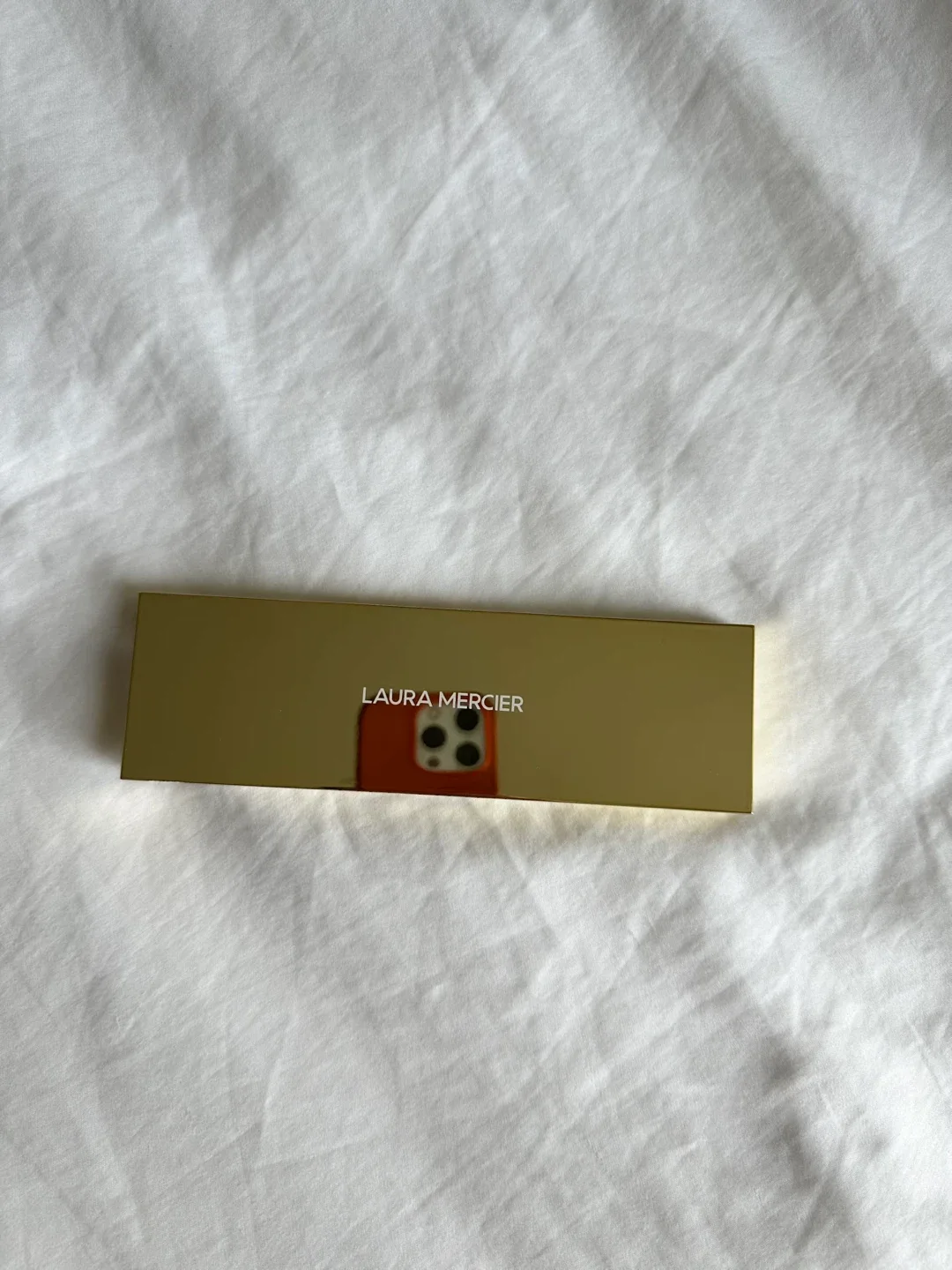 New Laura Mercier Shimmer and Glow Face Palette image indicator(2)