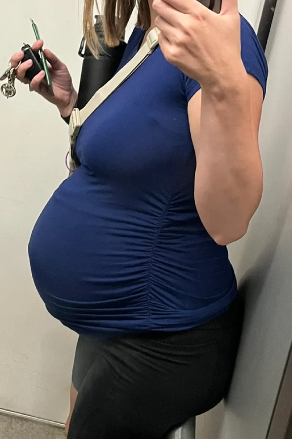 Maternity short sleeve medium BUNDLE image indicator(7)