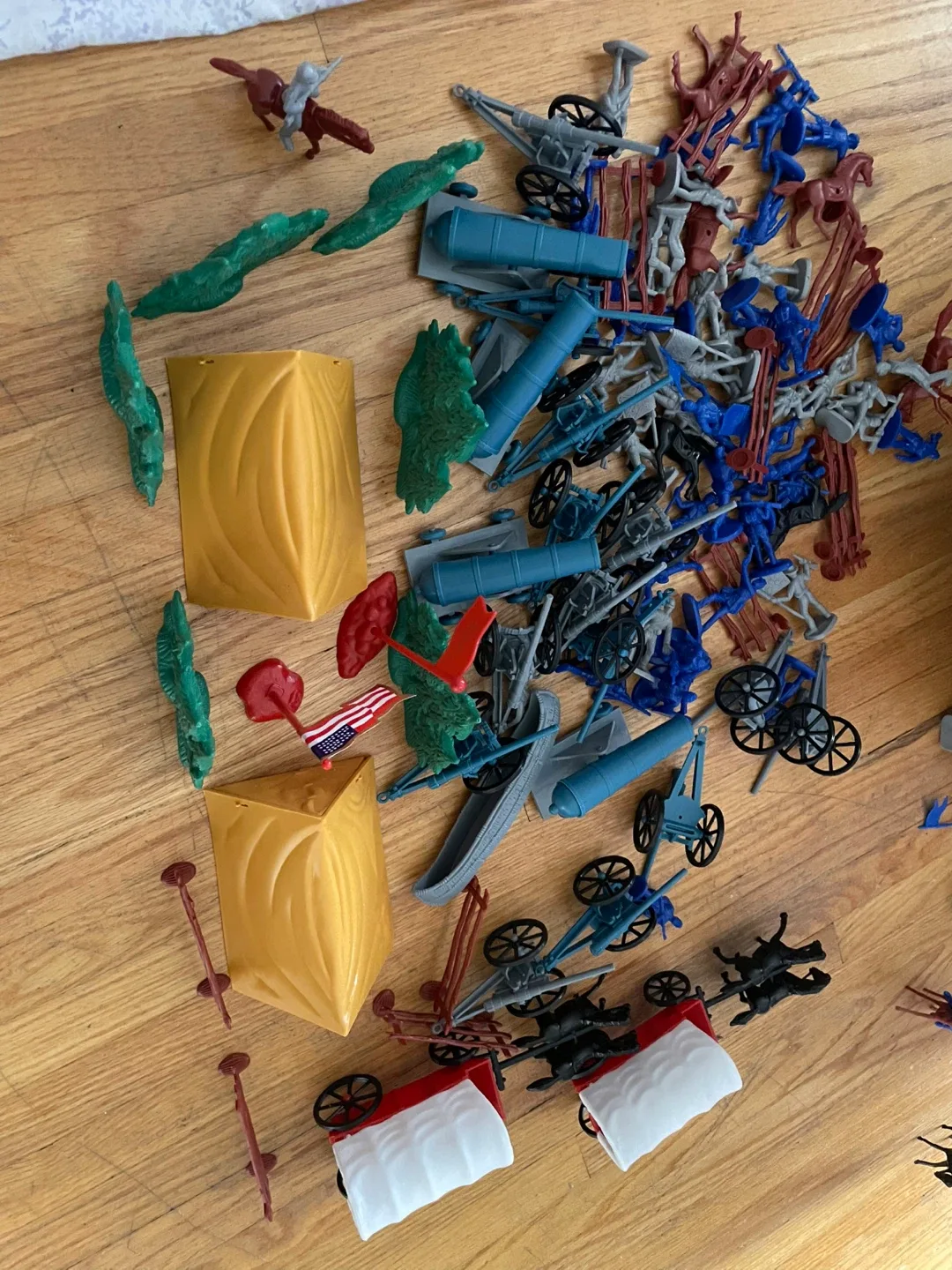 BRAND NEW Vintage Plastic Toy Soldier Set thumbnail