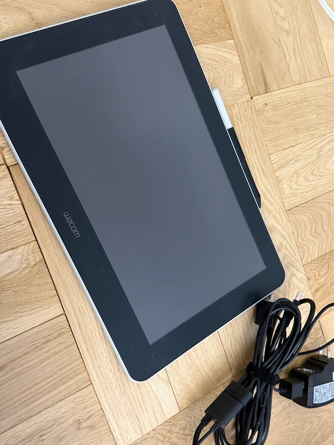 Wacom One Creative Pen Display image indicator(2)