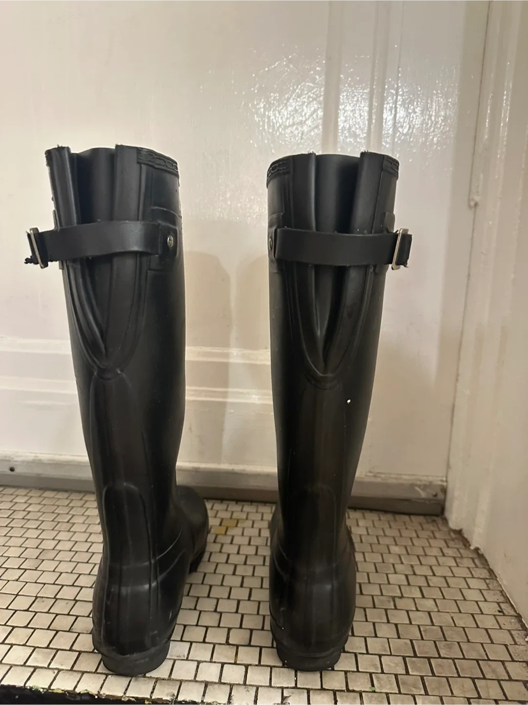 Hunter Rain Boots - US 6/ EU 37 image indicator(3)