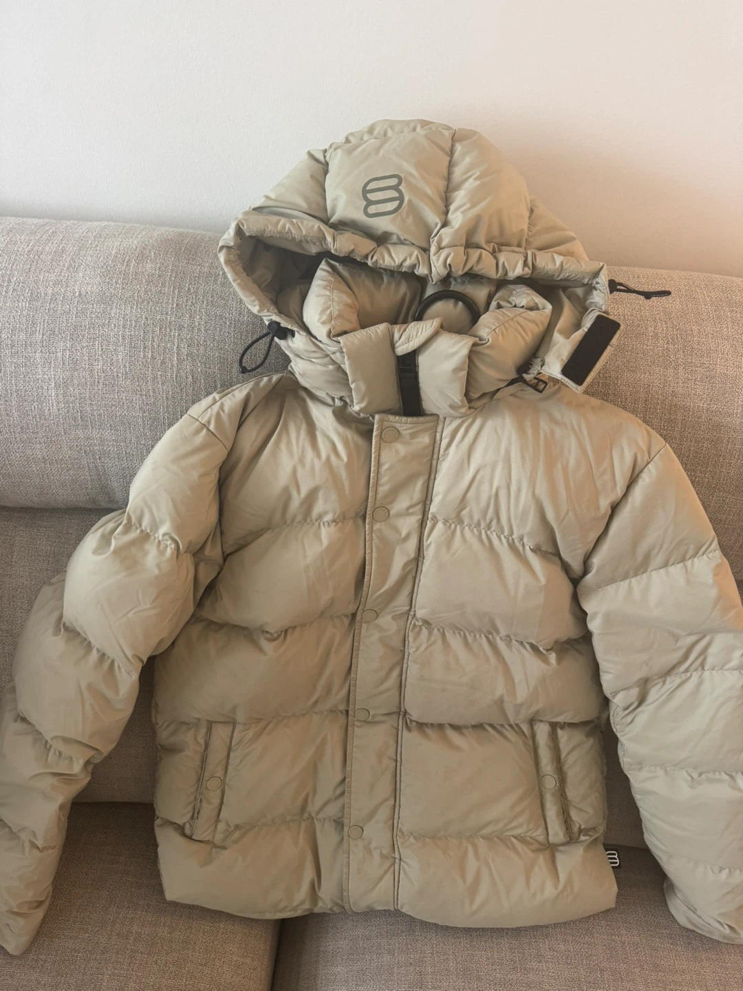 Aritzia  Puffer Jacket - light green XS
