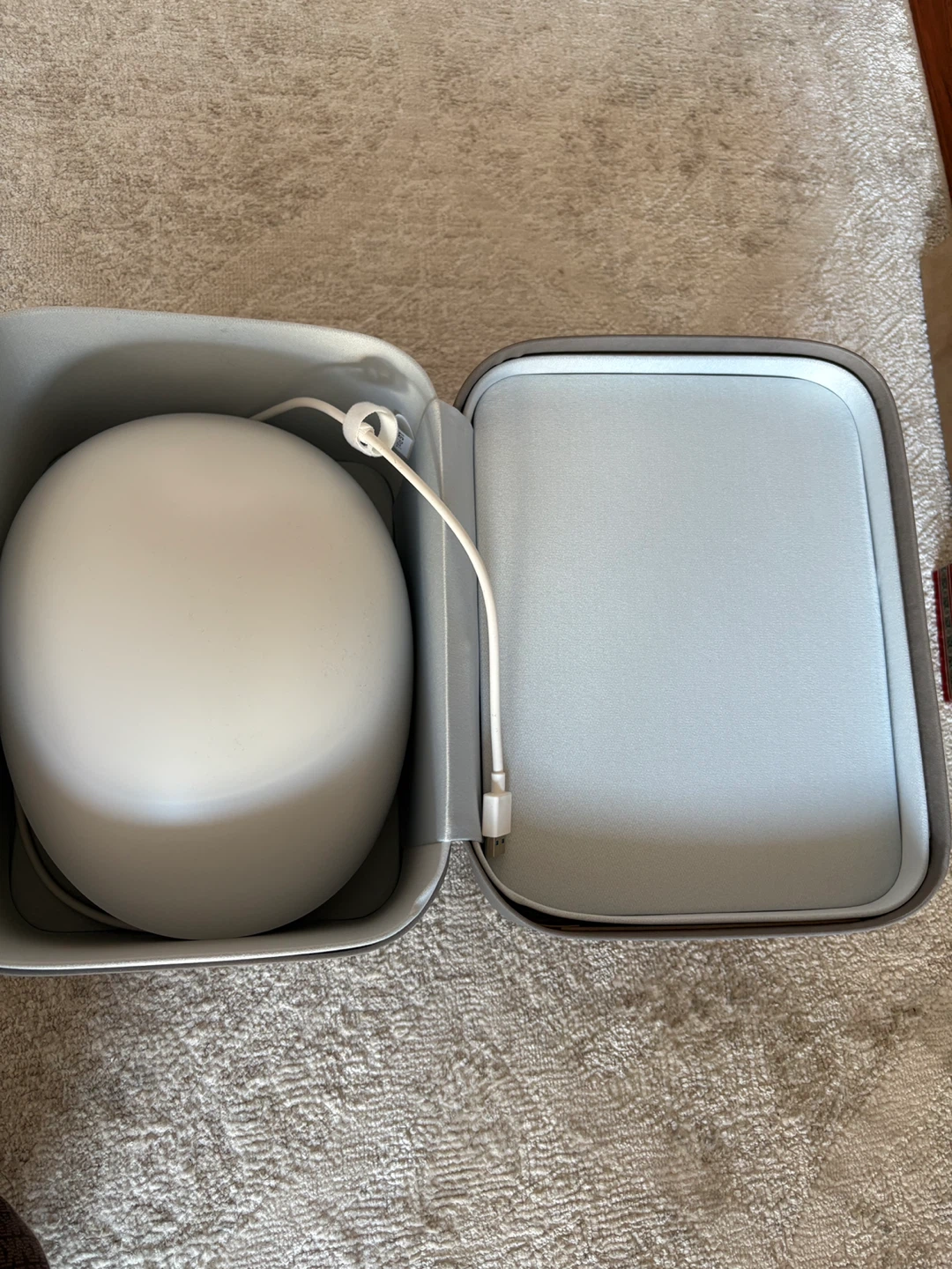 LG Pra.L Derma LED Helmet with Box - photo 2