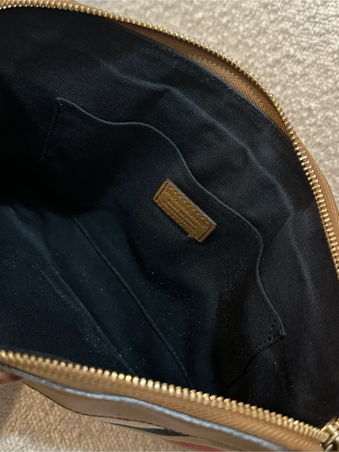 Burberry Crossbody Bag image indicator(5)