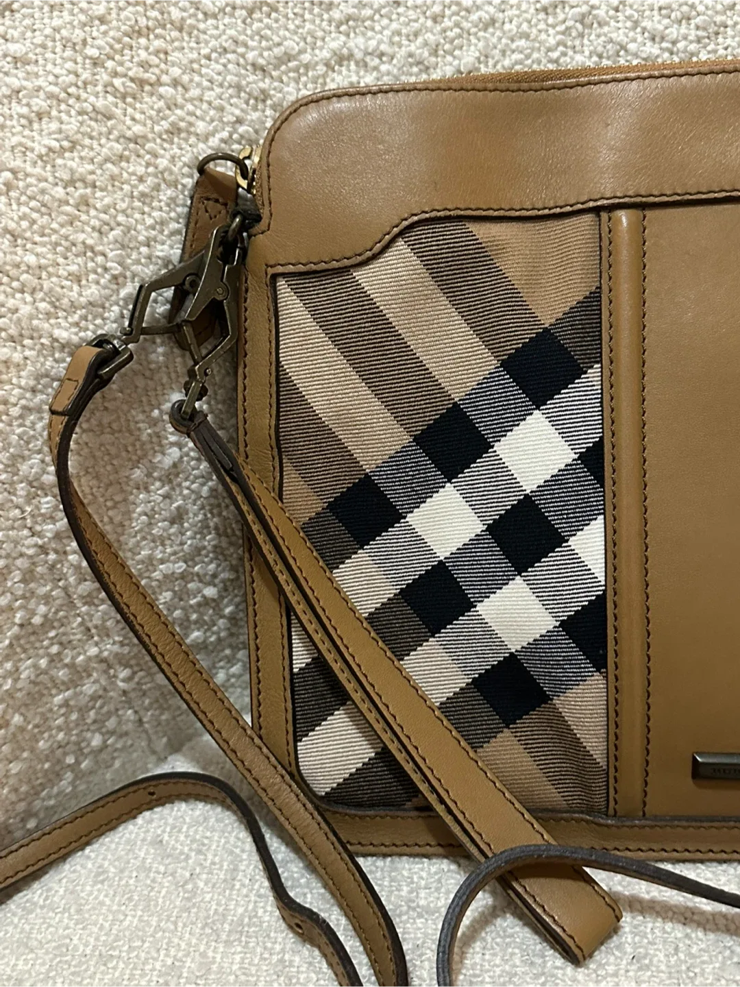 Burberry Crossbody Bag image indicator(3)