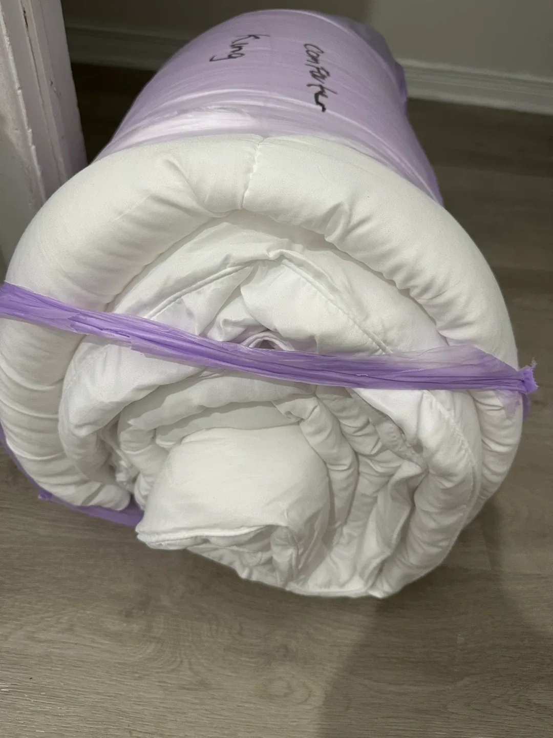 King Size Comforter - White image indicator(2)