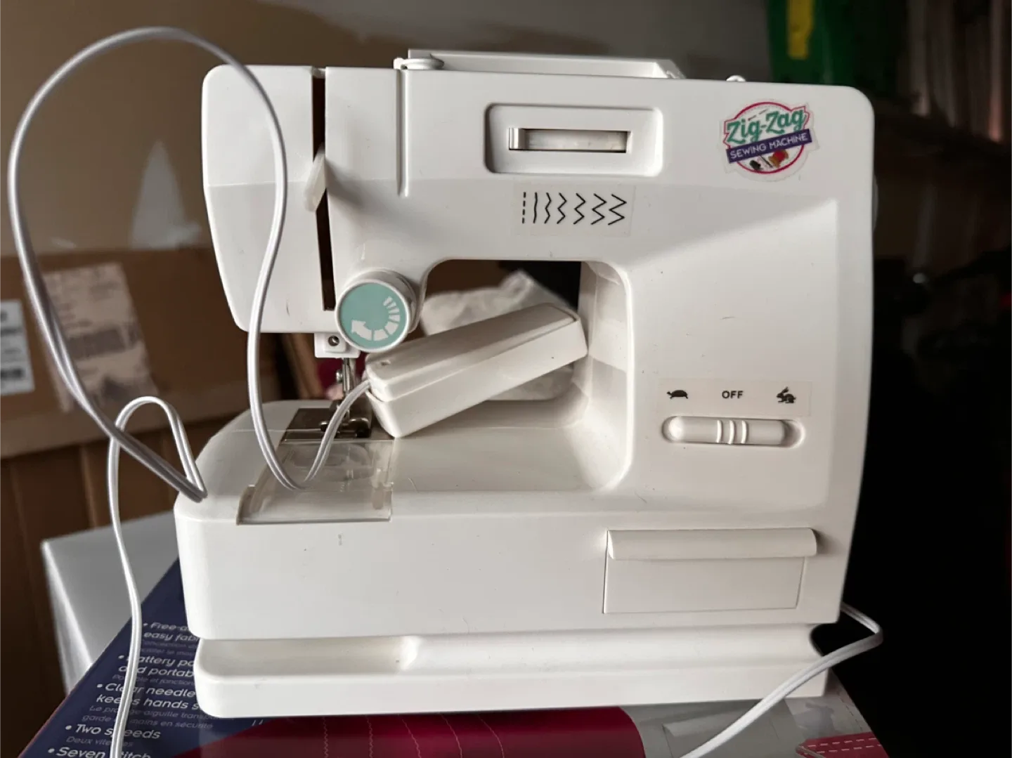 Zig-Zag Sewing Machine - Perfect Starter Machine! image indicator(3)