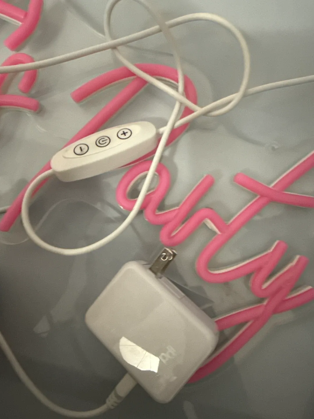 "Let's Party" Neon Sign image indicator(2)