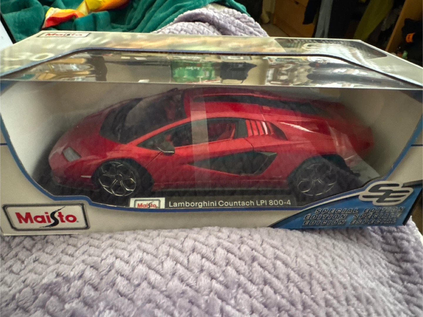 Maisto Lamborghini Countach LPI 800-4 Special Edition - photo 2