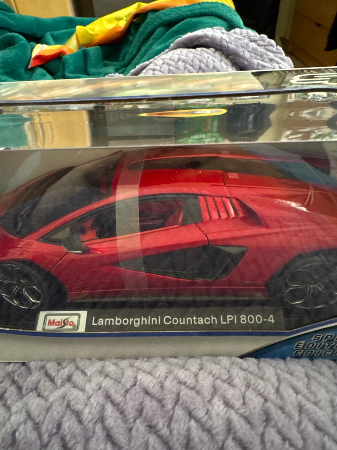 Maisto Lamborghini Countach LPI 800-4 Special Edition