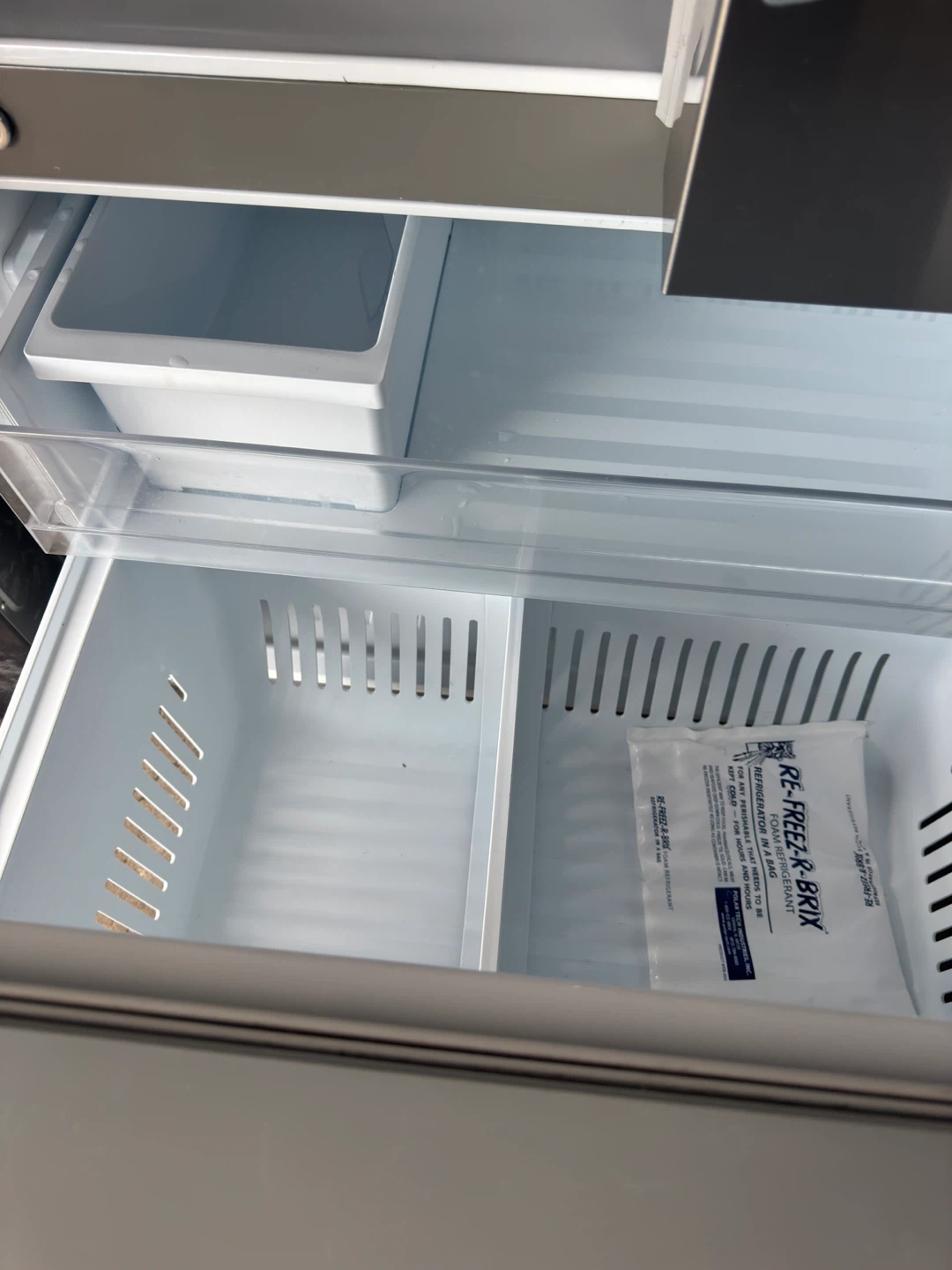 LG French Door Refrigerator - photo 3