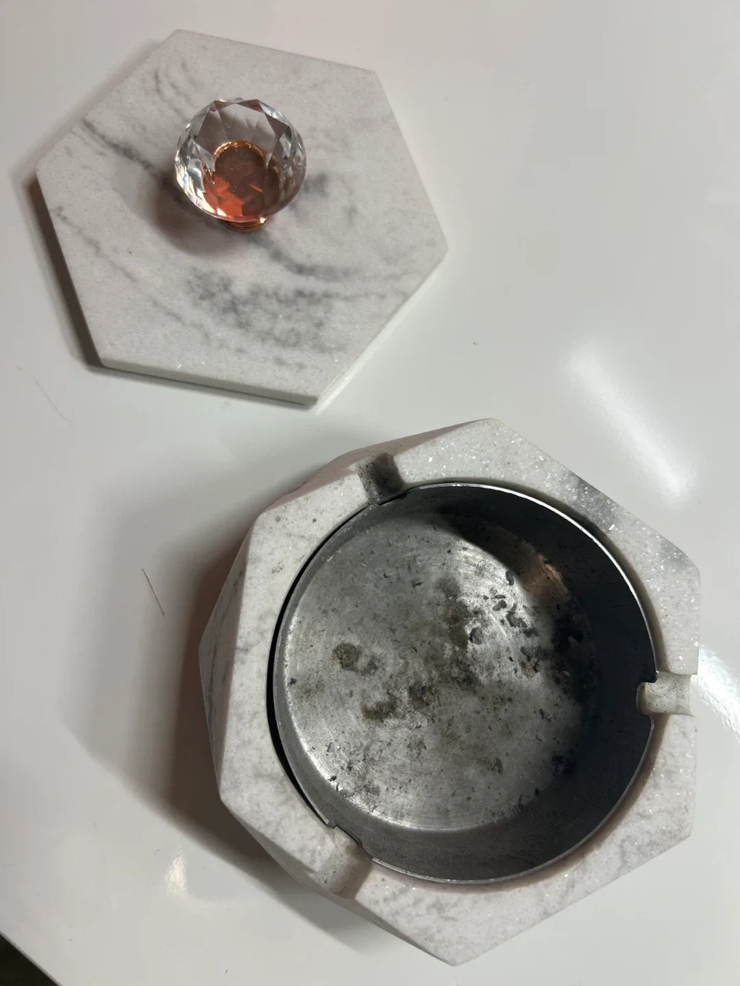 Marble Hexagon Ash Tray image indicator(2)