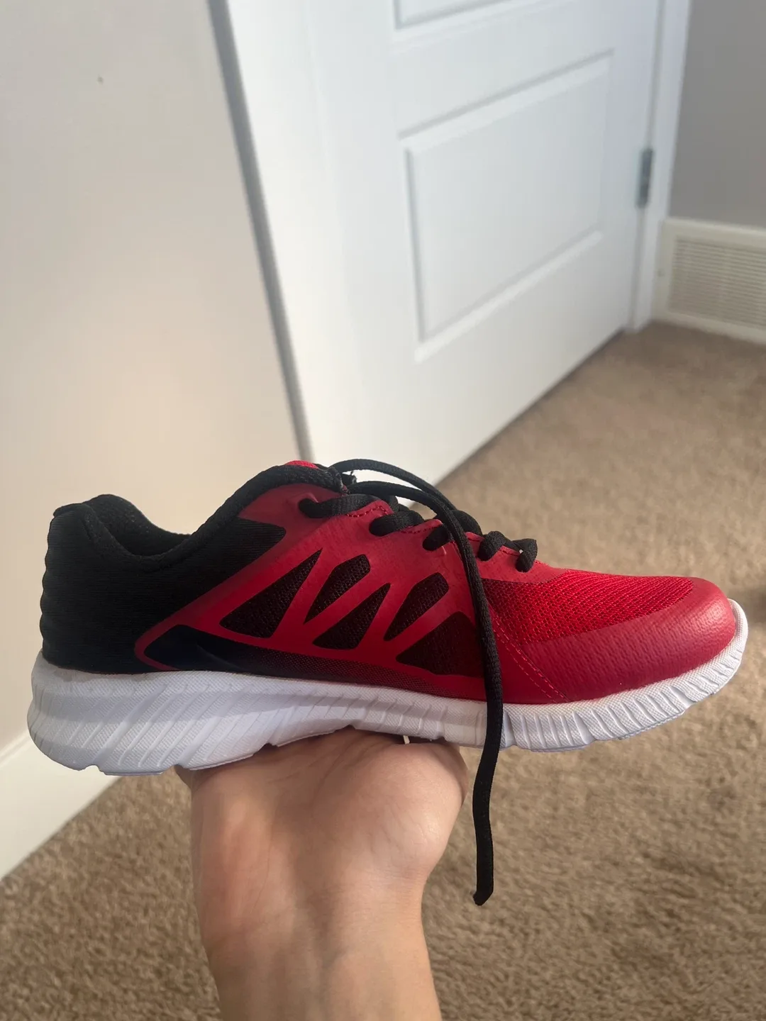 Fila Running Shoes - Crimson Red & Black - Size 5 image indicator(3)