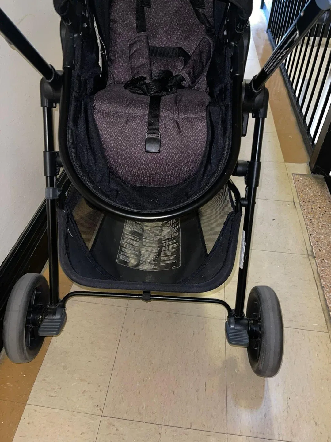 Evenflo Pivot Stroller - Black image indicator(7)