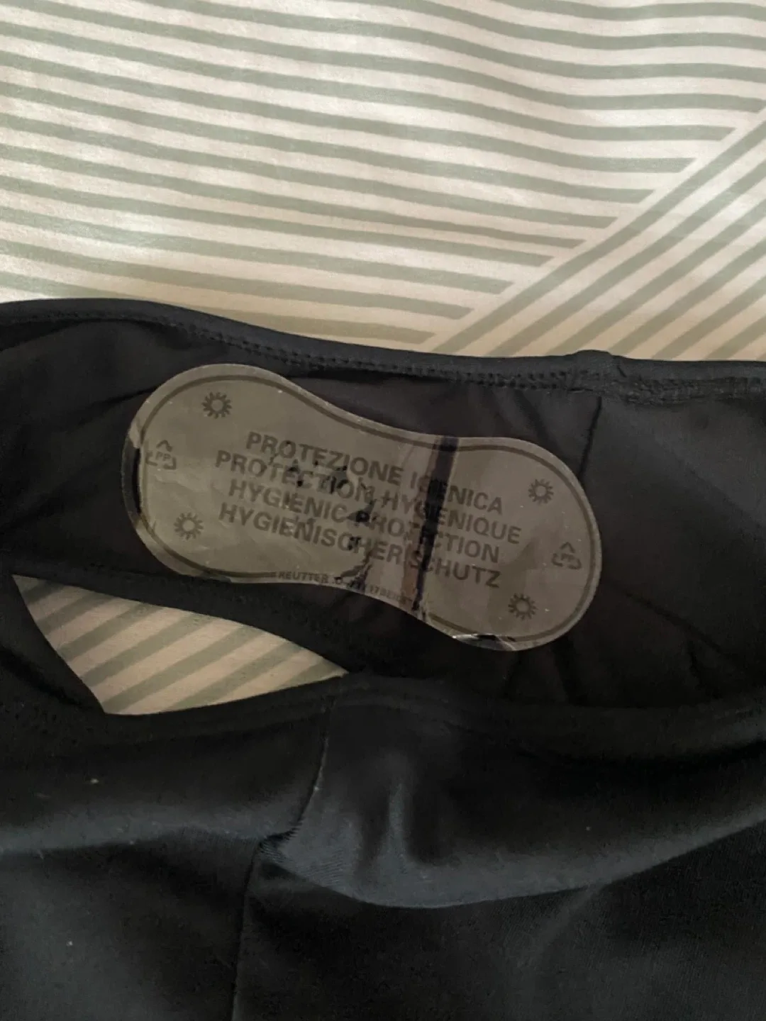 Baleaf Black Swimsuit - Size 38 (New) image indicator(4)