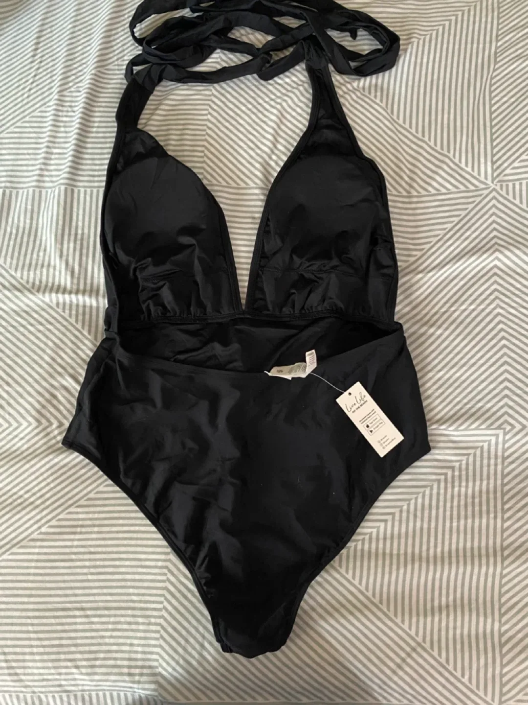 Baleaf Black Swimsuit - Size 38 (New) image indicator(7)