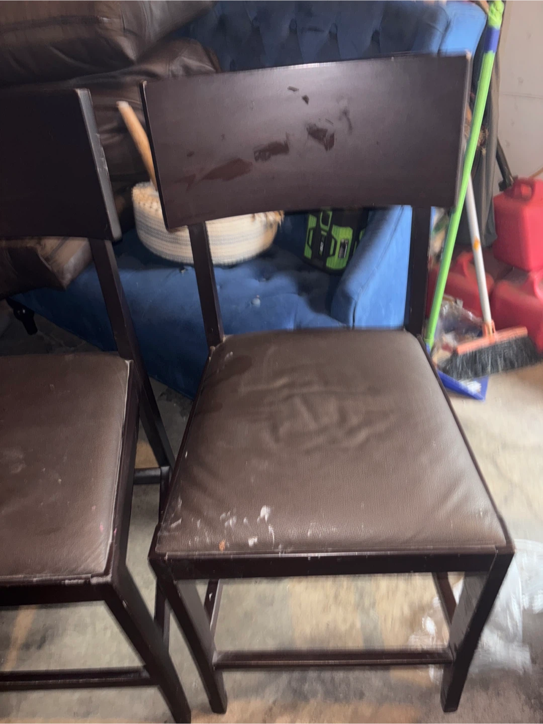 2 wood chairs - photo 2