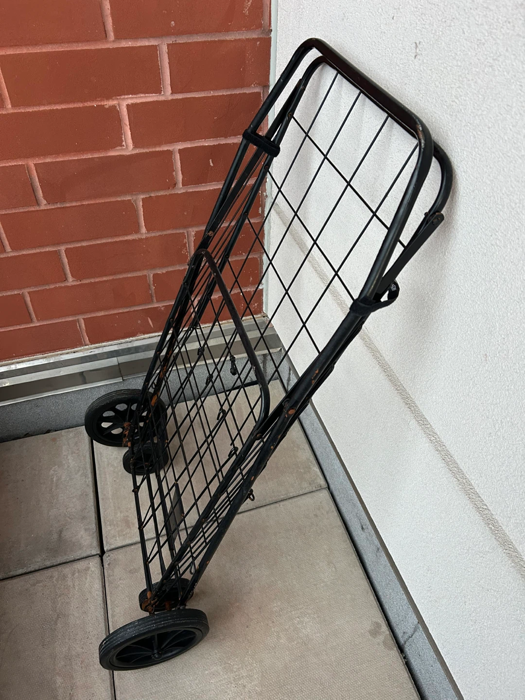 Black Metal Rolling utility granny Cart #freecycle - photo 3